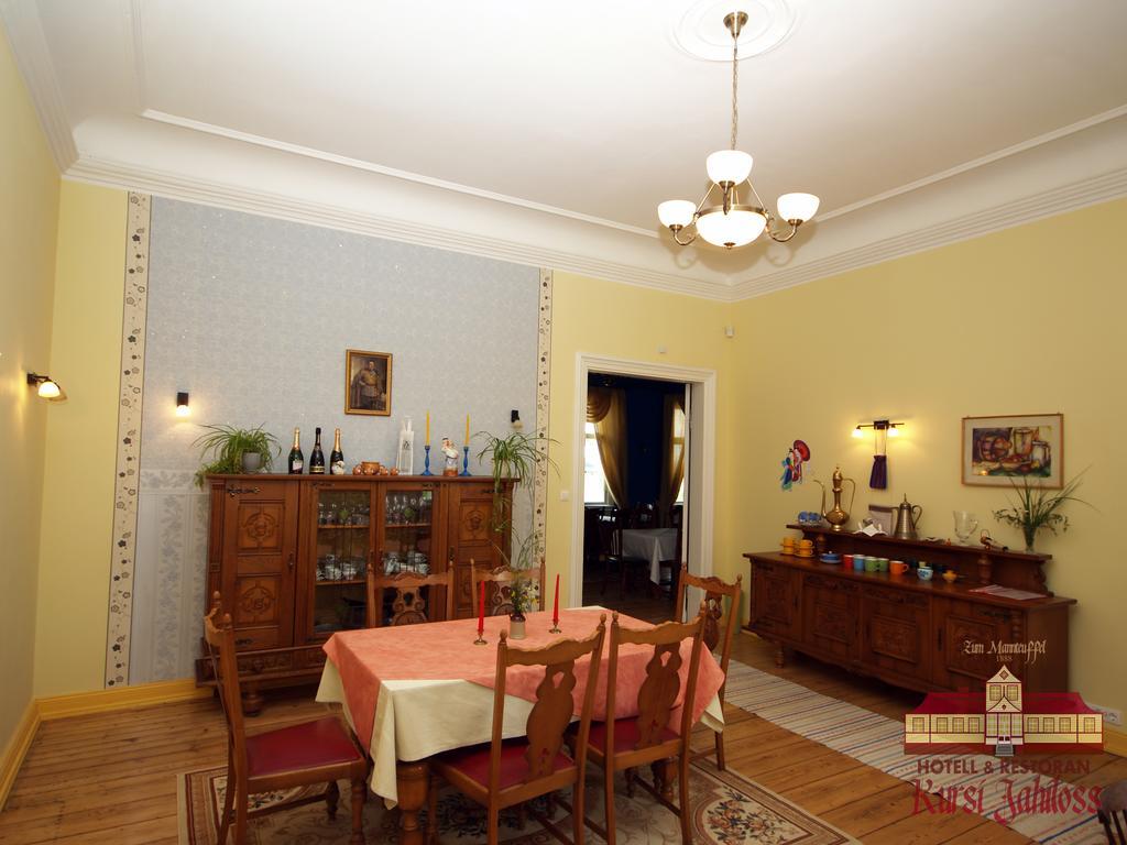 Kursi Hunting Manor Hotell Puurmani Exteriör bild
