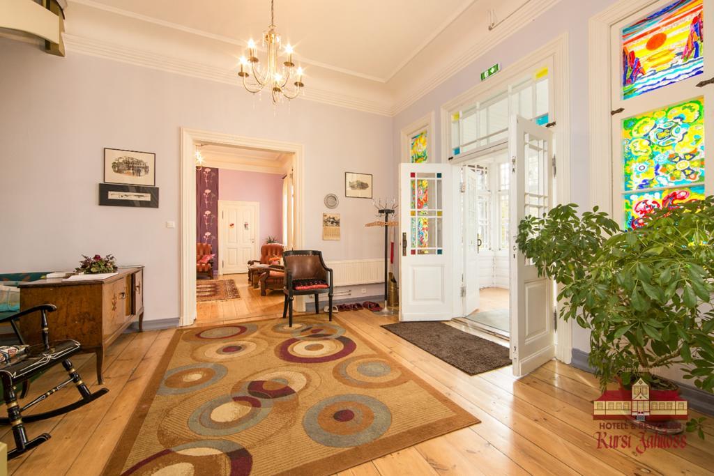 Kursi Hunting Manor Hotell Puurmani Exteriör bild